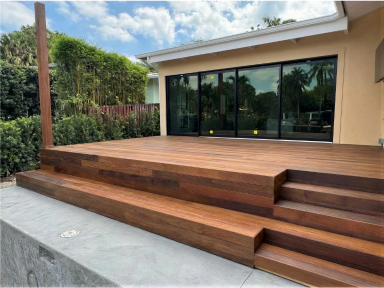Custom Deck Design - Aventura